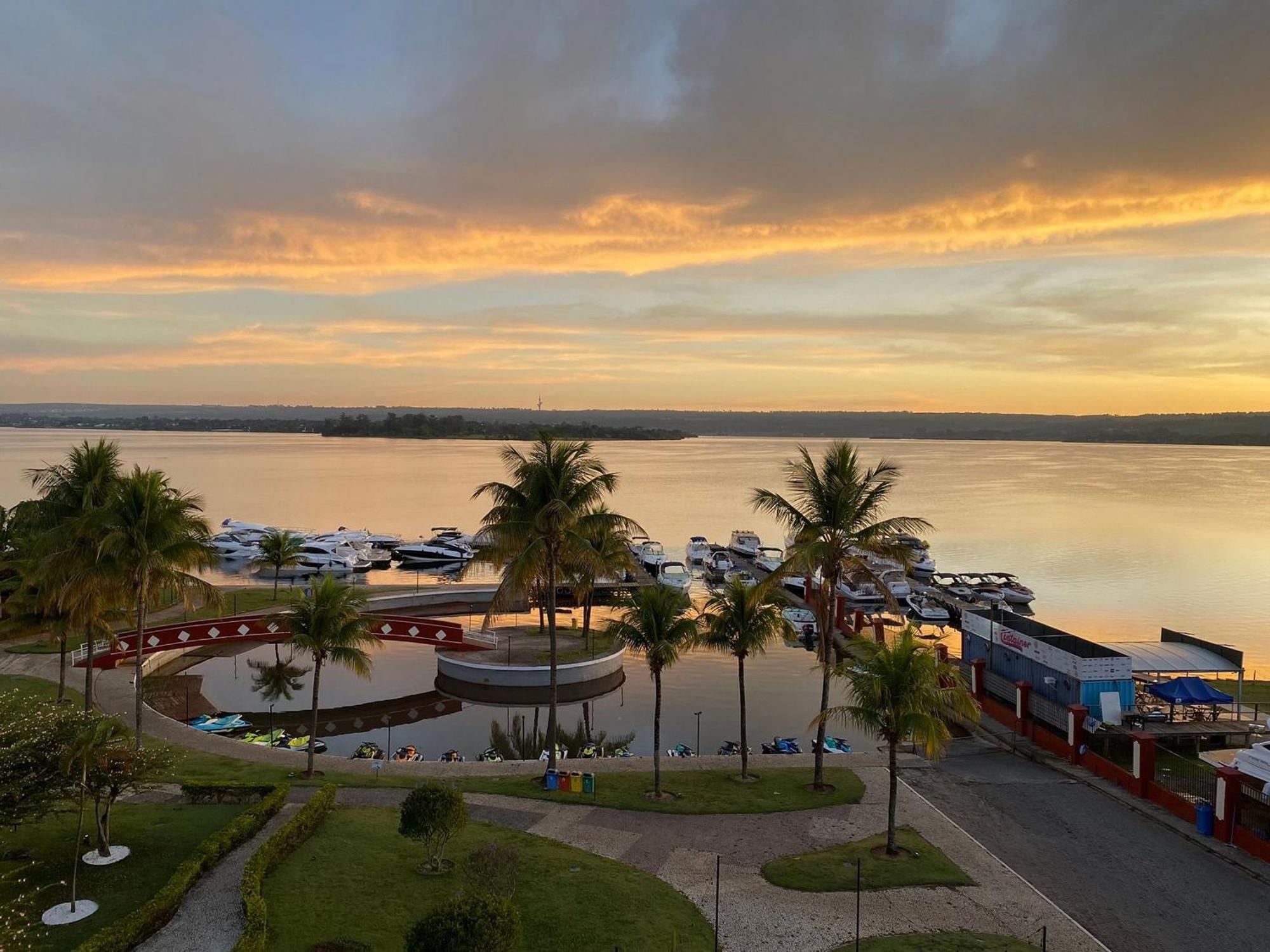 Flat Beira Lago No Centro De Bsb Brasília Exteriör bild